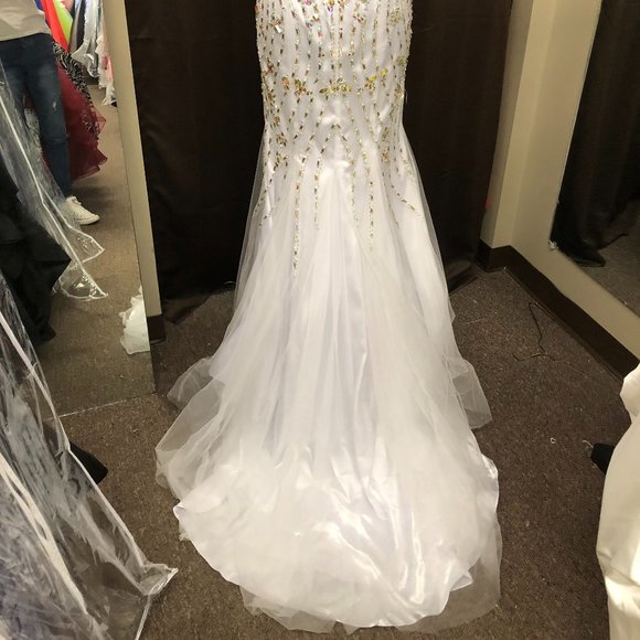 Wow $235 Mermaid Gown by Envious size 4 White LAST REDUCTION NEED SALES - Picture 6 of 16